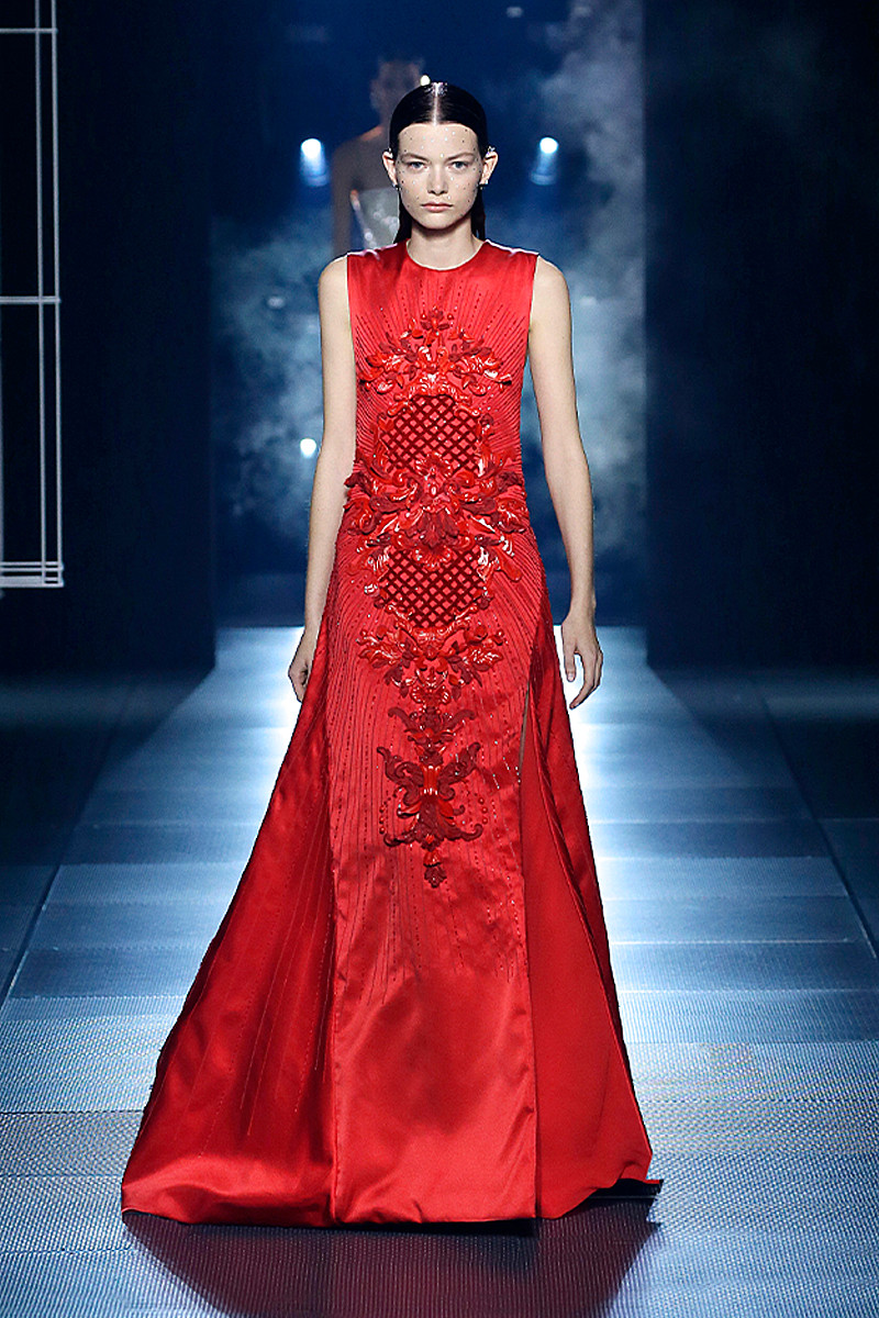 fendi red dress Fendi Couture Red Dress Fendi Signifies The Duality Of Rome With Its  Couture Spring 2022