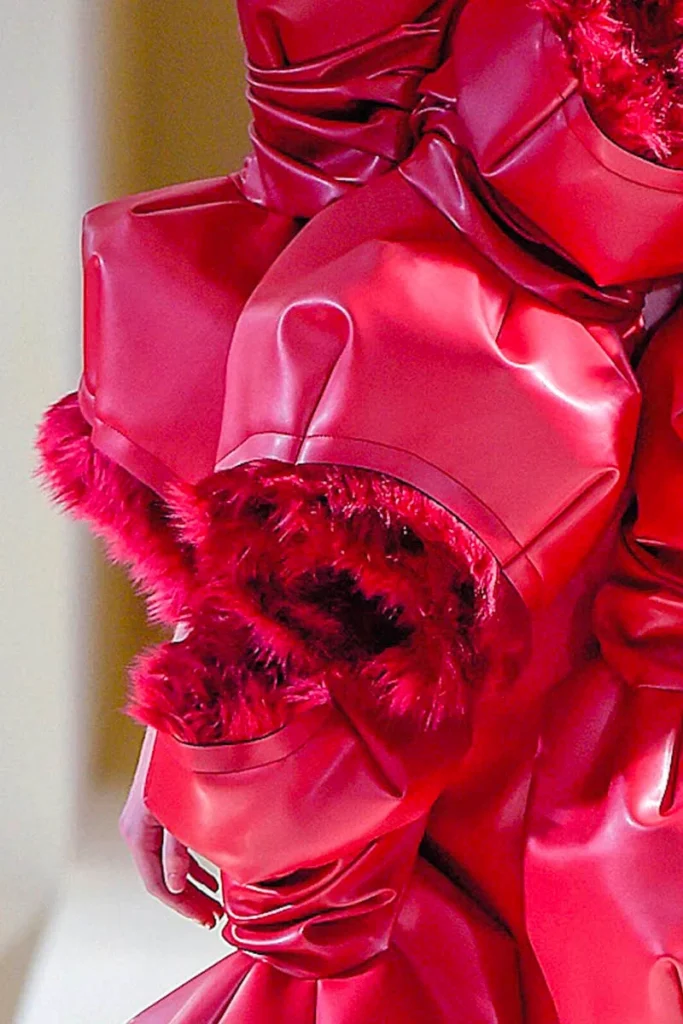 Dries Van Noten's foundation debuts in Venice with a show that focuses on layers of beauty 4 FONDAZIONE DVN Comme des Garcons Collection FW 2016 Look 10