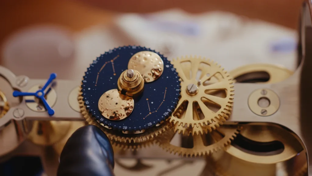Maison Alcée expands the Persée with a Moon Phase owners can install themselves 4 Maison Alcee Moon Phase