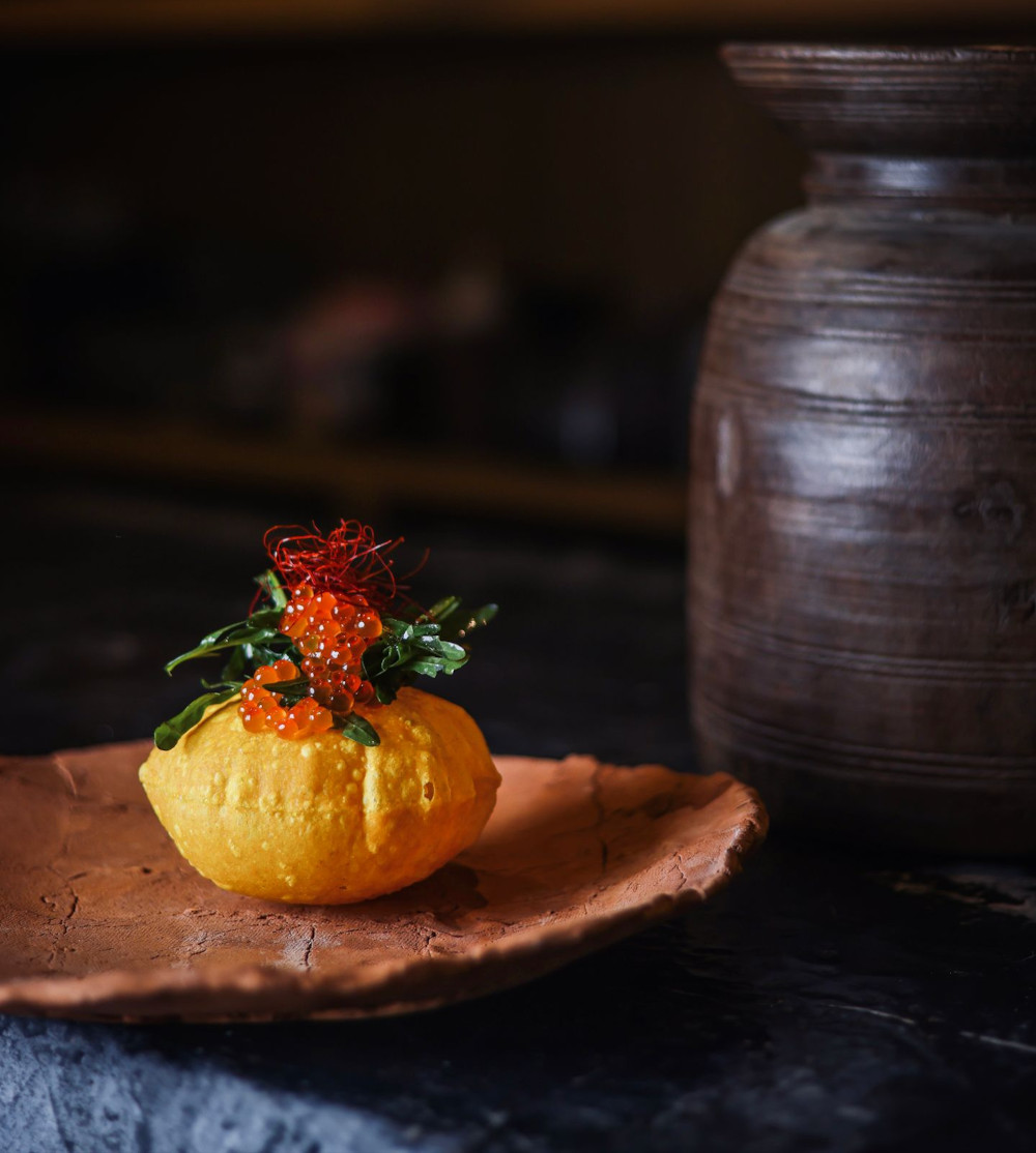 INJA Manor Hotel Delhi Review Alaskan King Crab Raj kachori