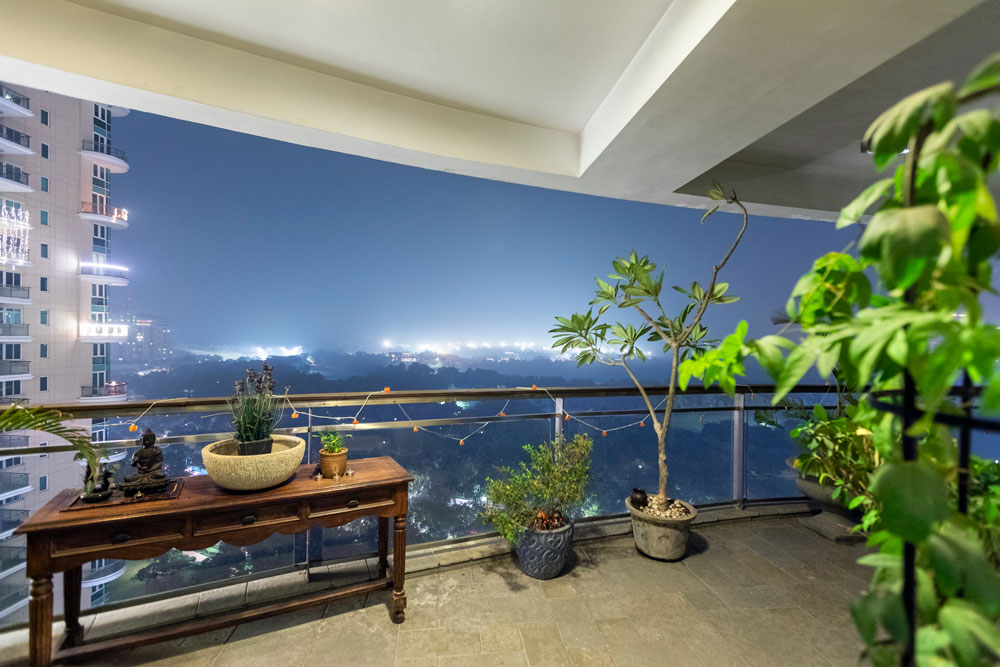 Vertical Luxury - The Growing Affinity for High Rises in Delhi 3 Golf View Apartments Gurgaon Haryana