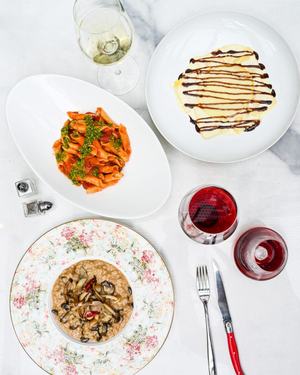 Chicago's The Albert Has the Perfect Formula for Warm Fuzziness 8 The Albert Chicago Hotel EMC2 main courses
