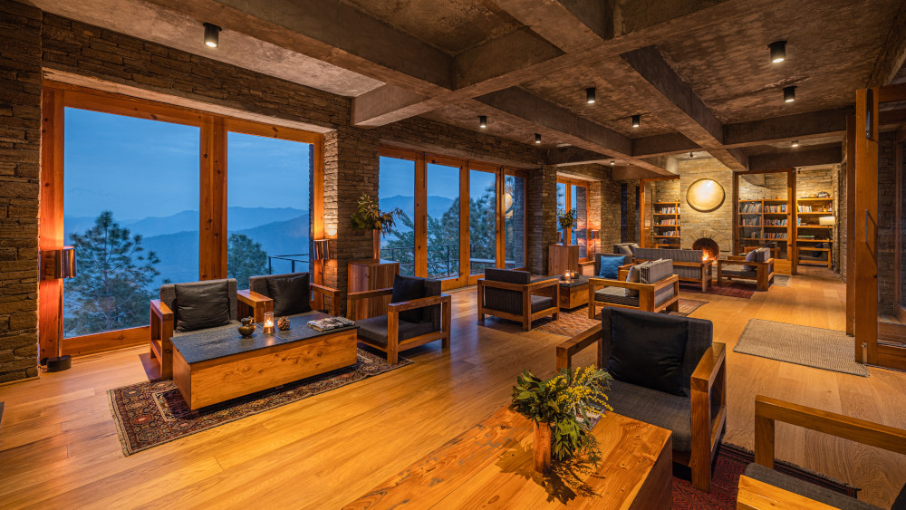 The Kumaon: A Spot of Calm in The Himalayas 2 The Kumaon lobby and library