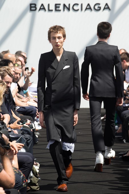 The Constants amid the Unknowns - Spring/Summer 2017 Menswear 39 Balenciaga Spring Summer 2017 Menswear