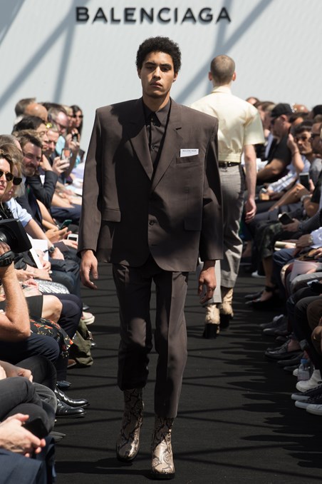 The Constants amid the Unknowns - Spring/Summer 2017 Menswear 6 Balenciaga Spring Summer 2017 Menswear